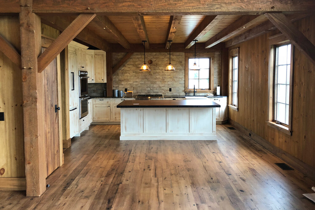 Points to Remember When Buying Reclaimed Wood Flooring Online 