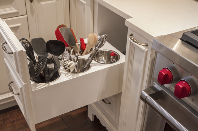 How kitchen cabinets can help in storage