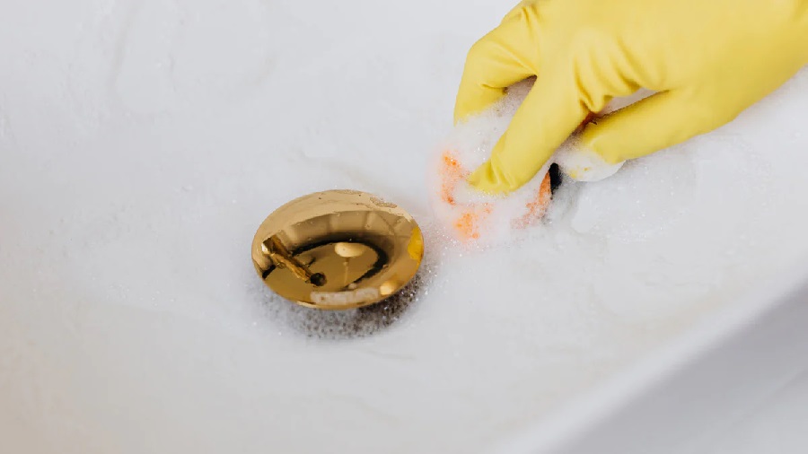 5 Methods to Remove Hard Water Stains