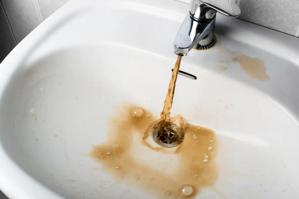 Signs Your Tap Water Might be Contaminated 