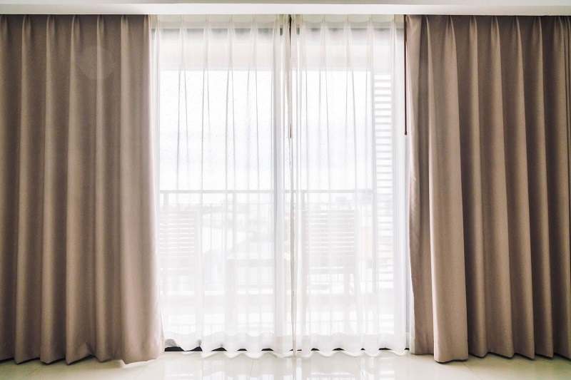 Top 5 Drapery Cleaning Tips to Extend the Life of Your Curtains