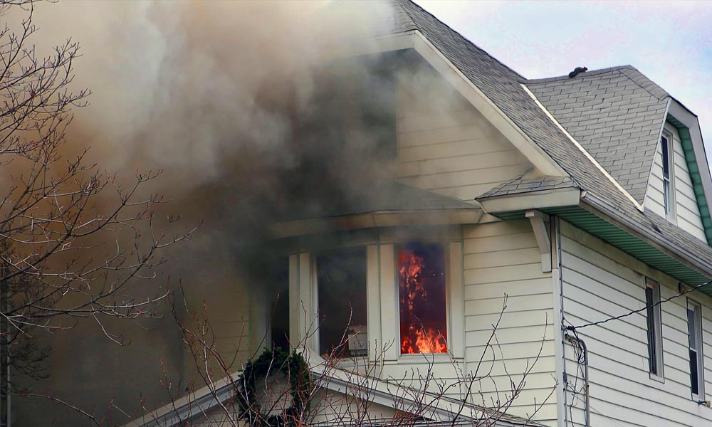 Why should you hire an Expert Smoke Damage Disaster Contractor?