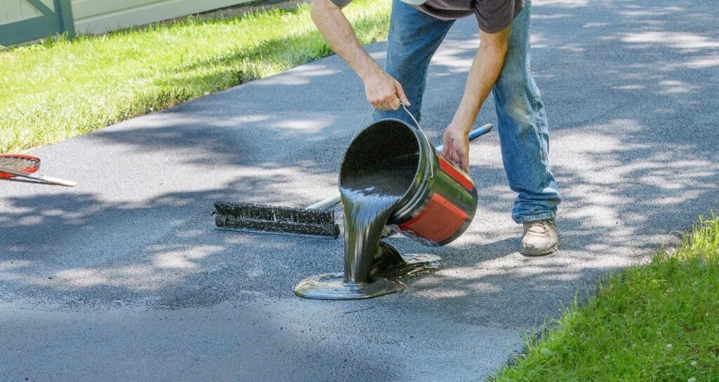 How can you get the best asphalt seal coating contractor?