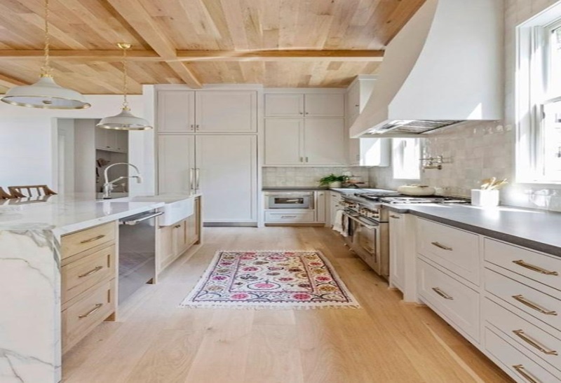 4 Common Mistakes That Homeowners Make When Buying Oak Kitchen Cabinets