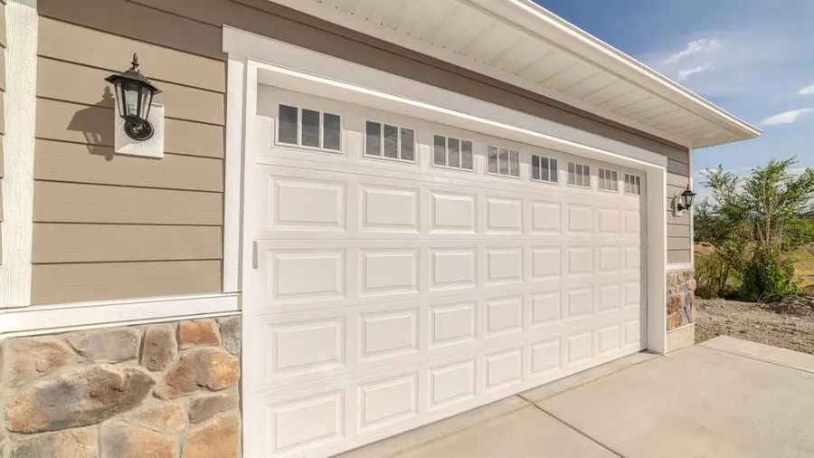 Where can I get the skilled professionals for garage door repair
