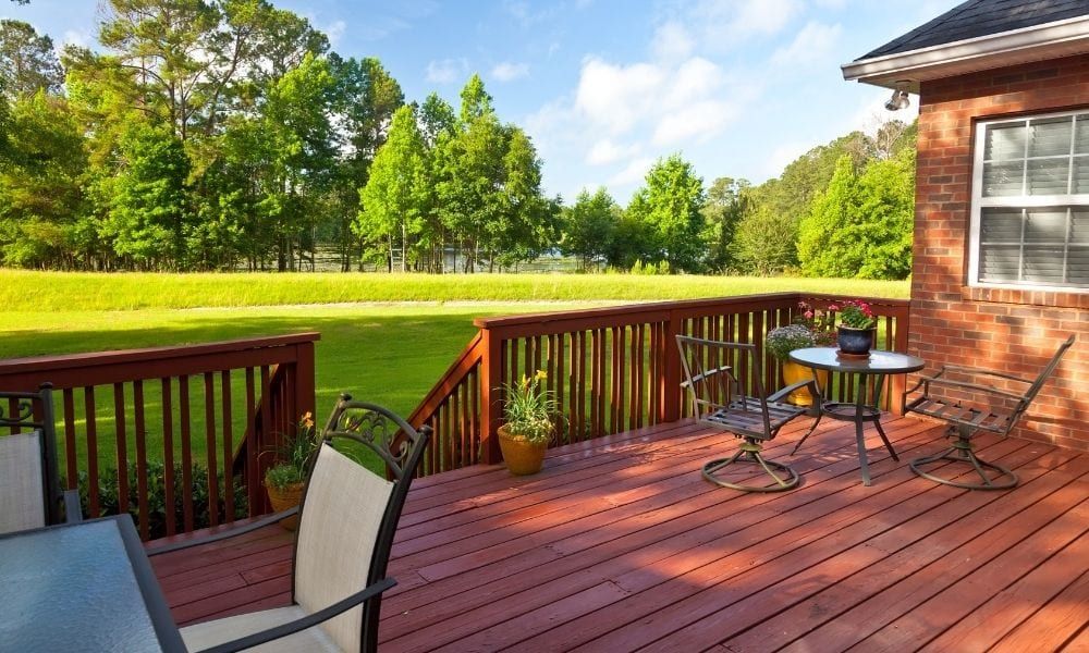 What to consider when working with a deck designer?